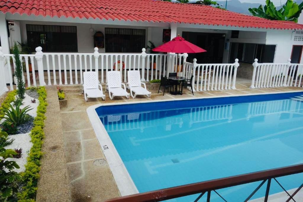 Hotel Maceo Мельгар Экстерьер фото