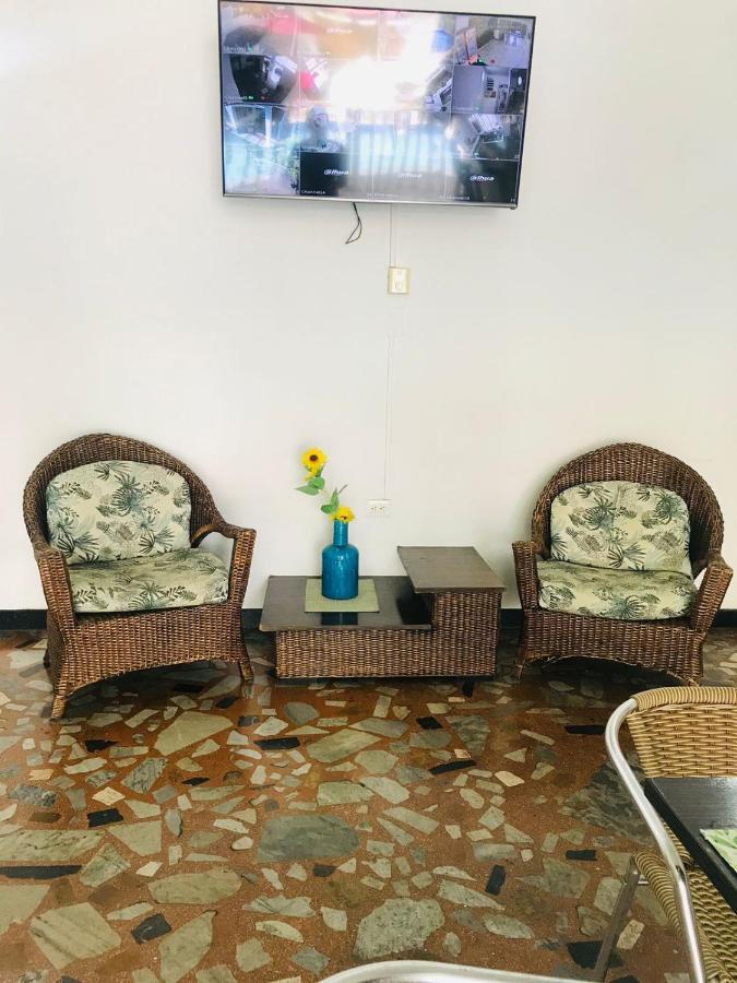 Hotel Maceo Мельгар Экстерьер фото