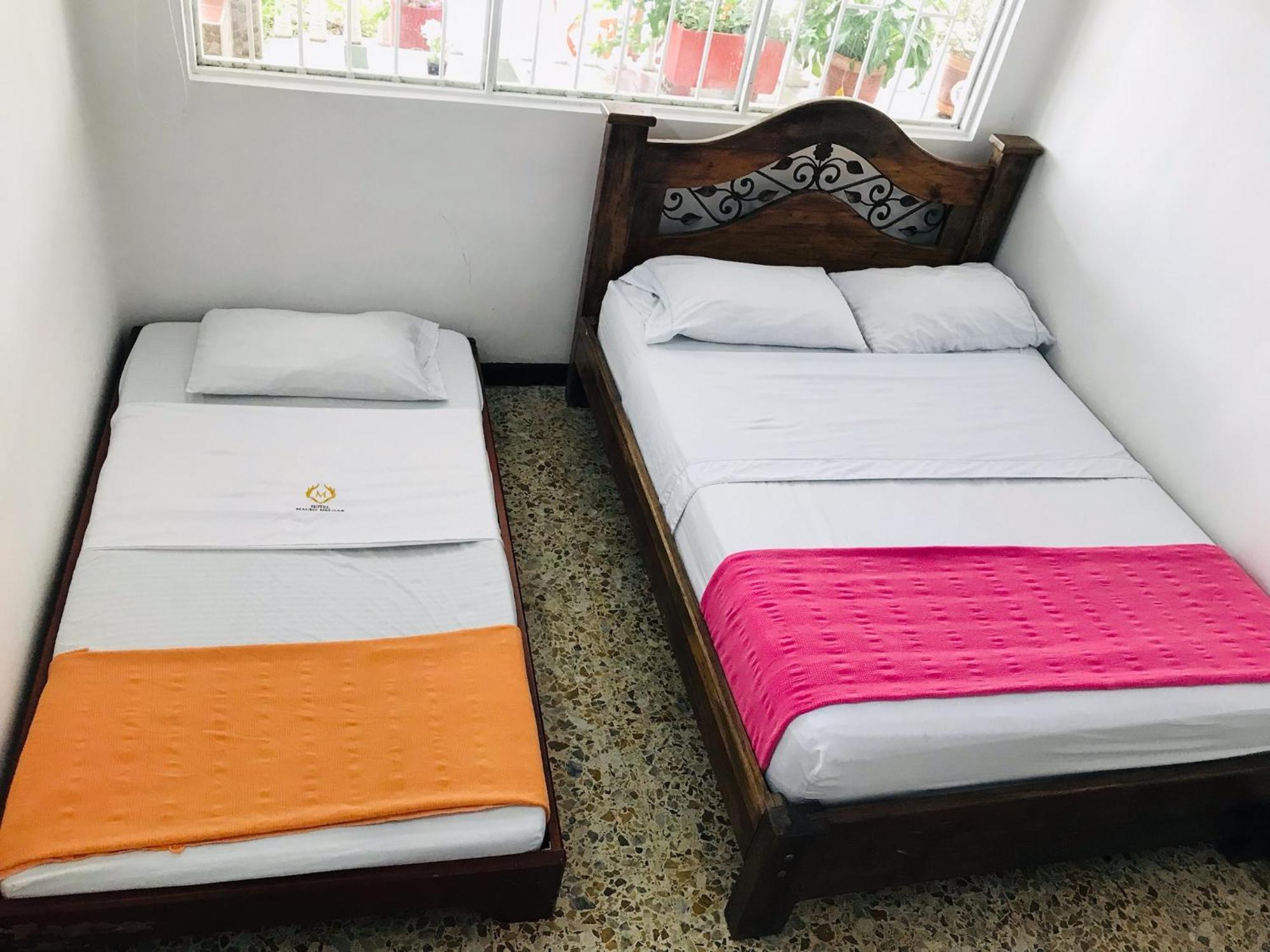 Hotel Maceo Мельгар Экстерьер фото
